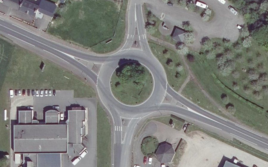 Vue aérienne du Rond-point anonyme n°37290405
