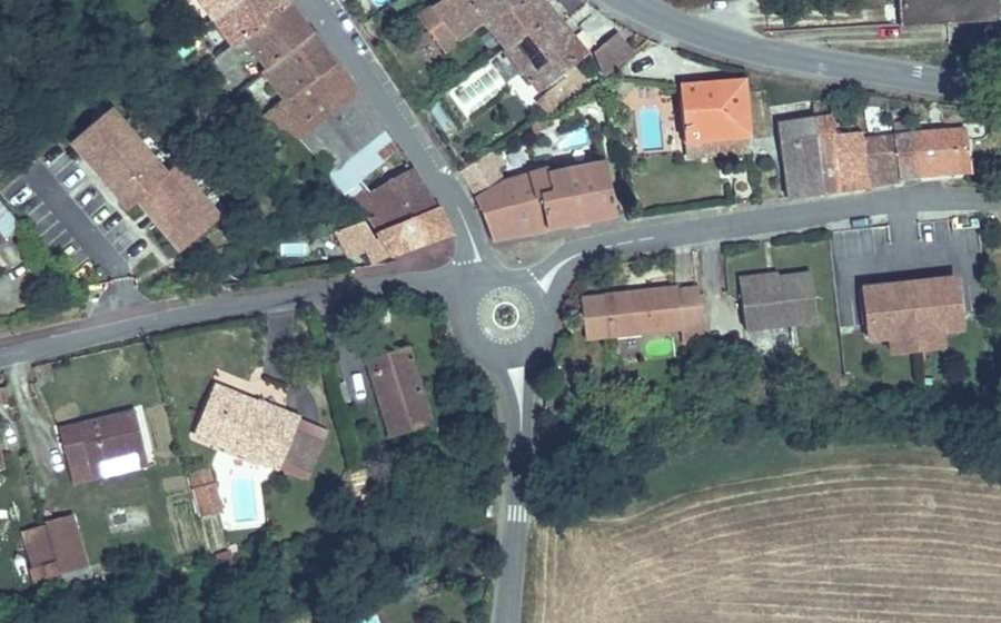 Vue aérienne du Rond-point anonyme n°37300169