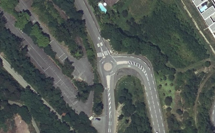 Vue aérienne du Rond-point anonyme n°37323227