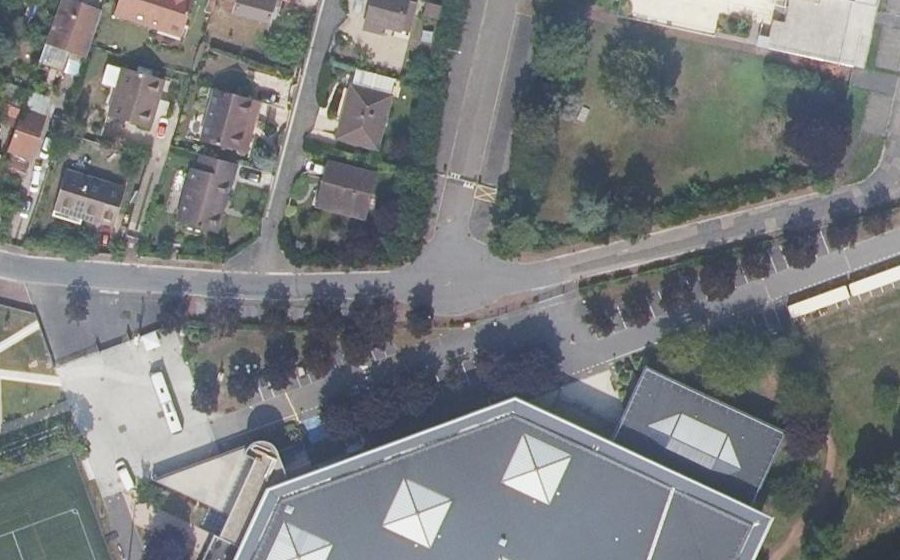 Vue aérienne du Rond-point anonyme n°37353117