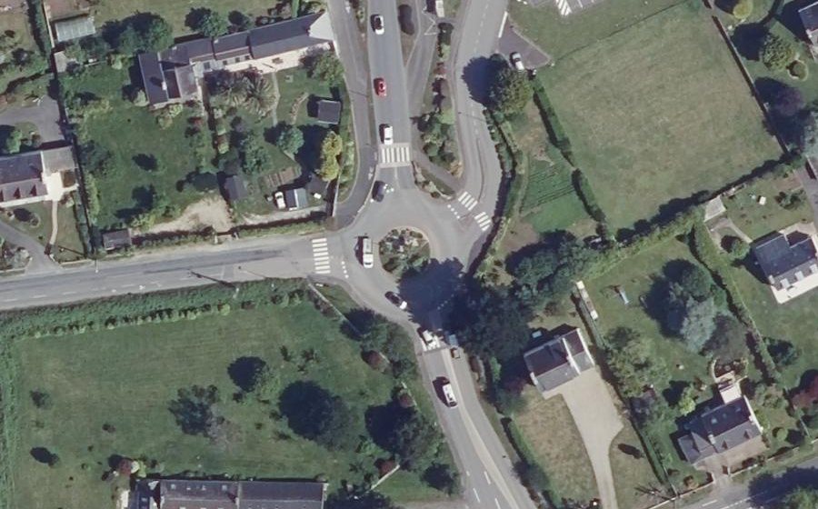Vue aérienne du Rond-point anonyme n°37429905