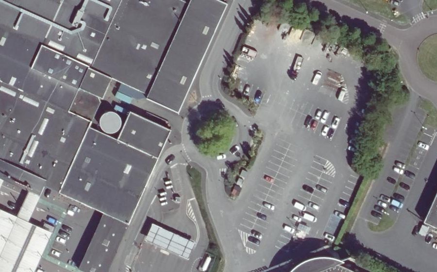 Vue aérienne du Rond-point anonyme n°37442536