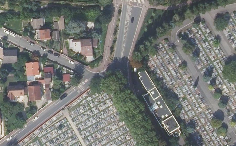 Vue aérienne du Rond-point anonyme n°375124937