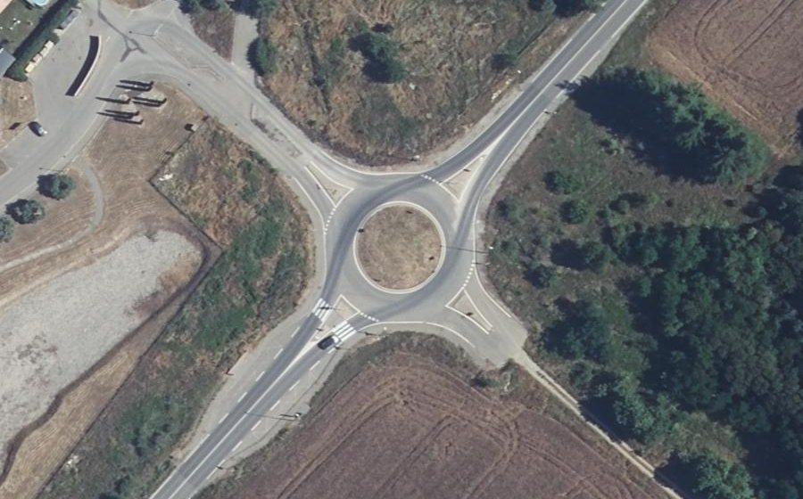 Vue aérienne du Rond-point anonyme n°37520855