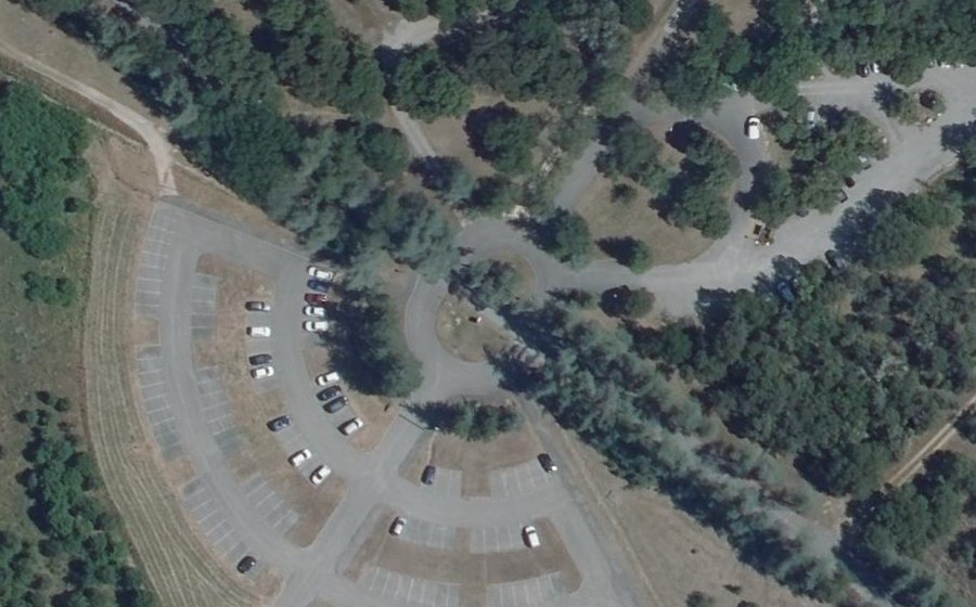 Vue aérienne du Rond-point anonyme n°375660573