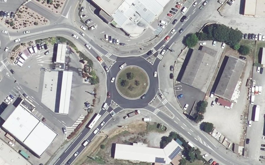 Vue aérienne du Rond-point anonyme n°37627537
