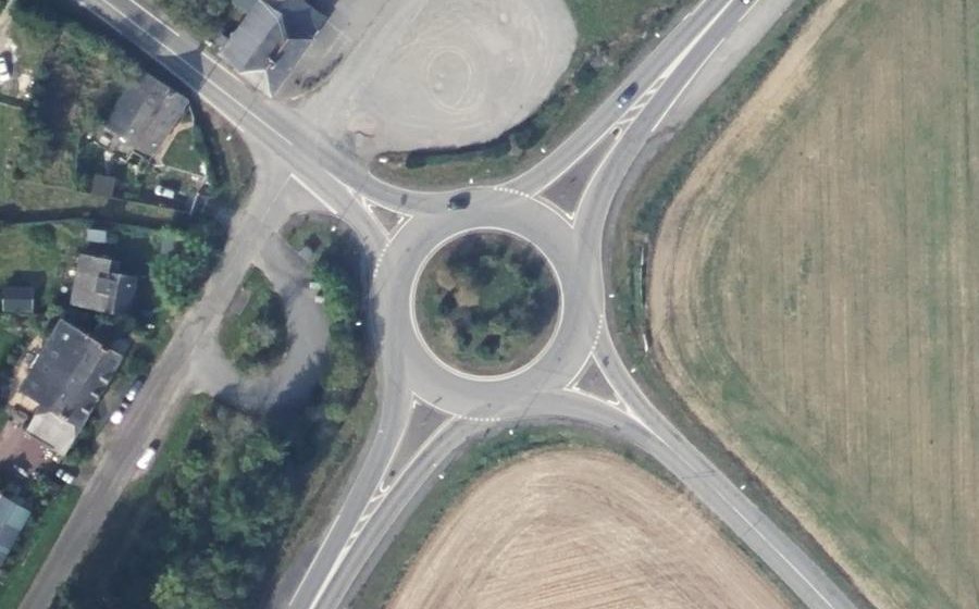 Vue aérienne du Rond-point anonyme n°37629026