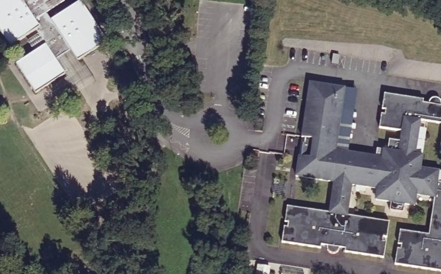 Vue aérienne du Rond-point anonyme n°376914781