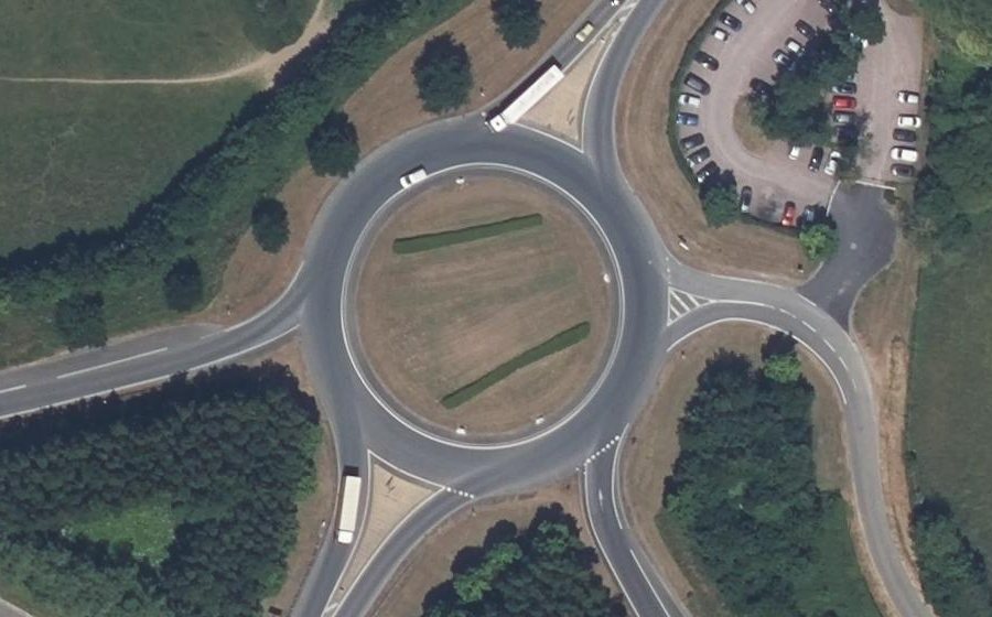 Vue aérienne du Rond-point anonyme n°37707797