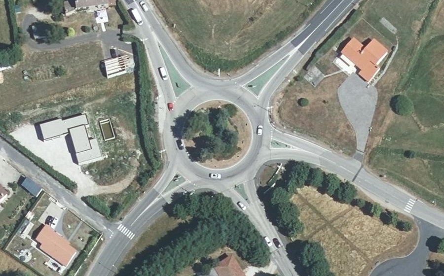 Vue aérienne du Rond-point anonyme n°37737810