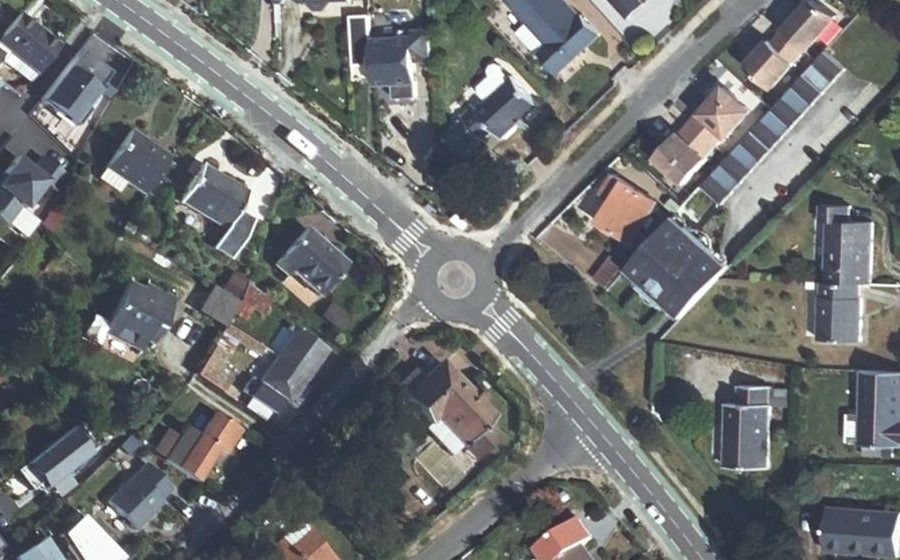 Vue aérienne du Rond-point anonyme n°377778963