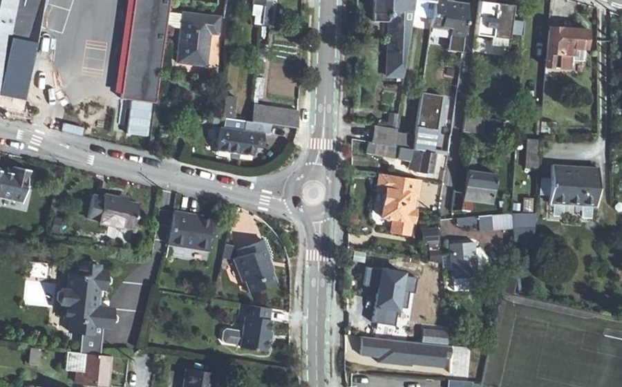 Vue aérienne du Rond-point anonyme n°377778964