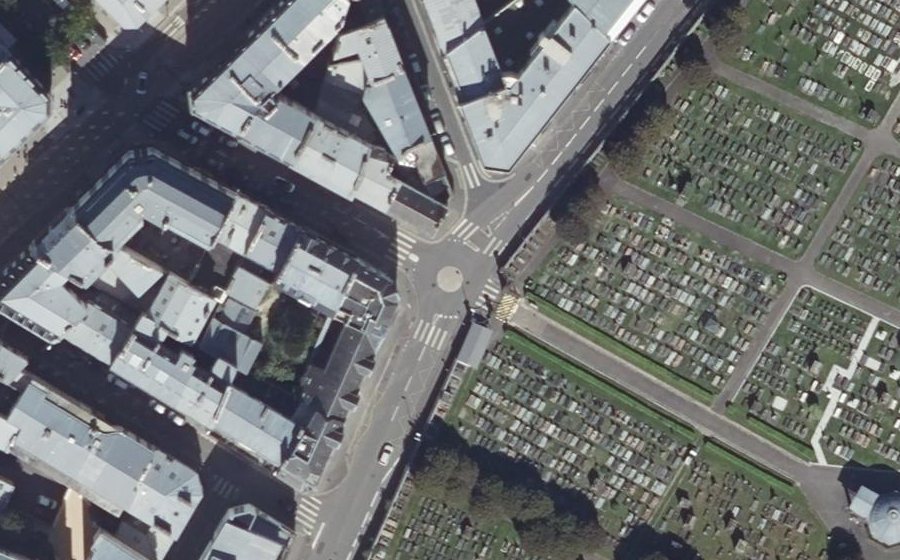 Vue aérienne du Rond-point anonyme n°37778794