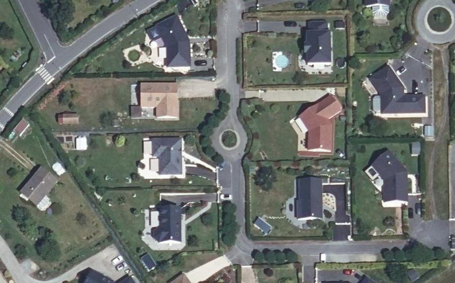 Vue aérienne du Rond-point anonyme n°37807373