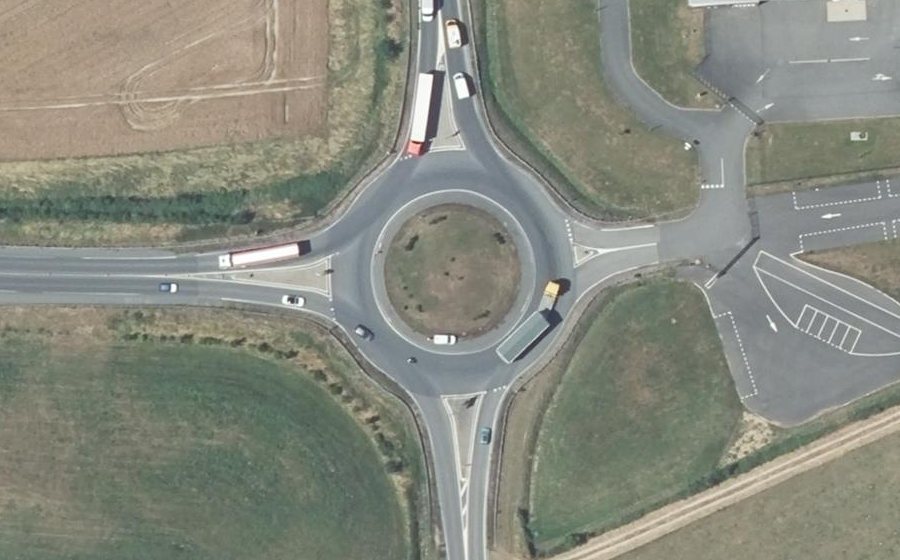 Vue aérienne du Rond-point anonyme n°37866791
