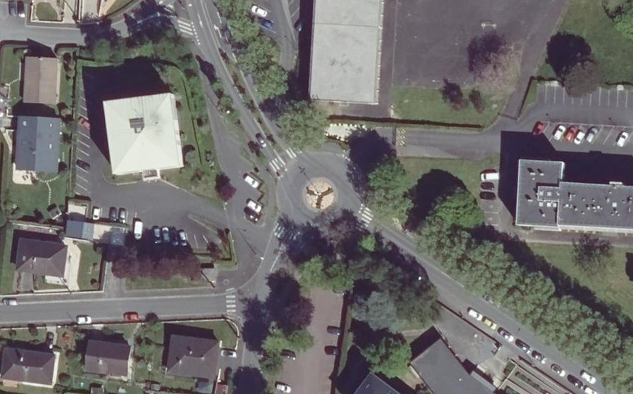 Vue aérienne du Rond-point anonyme n°37907935