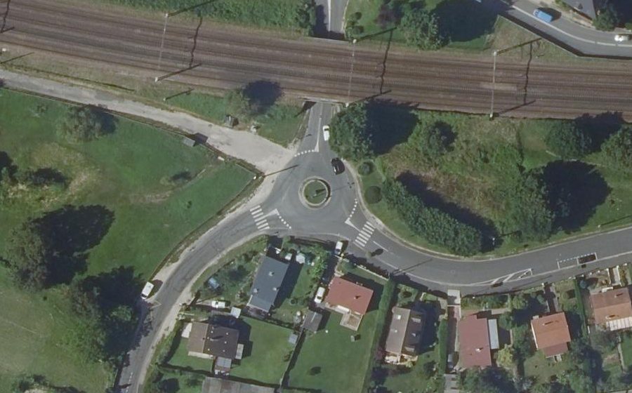 Vue aérienne du Rond-point anonyme n°37959836