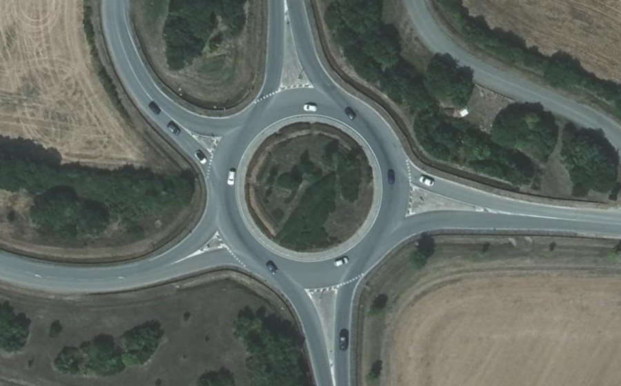 Vue aérienne du Rond-point anonyme n°38069002