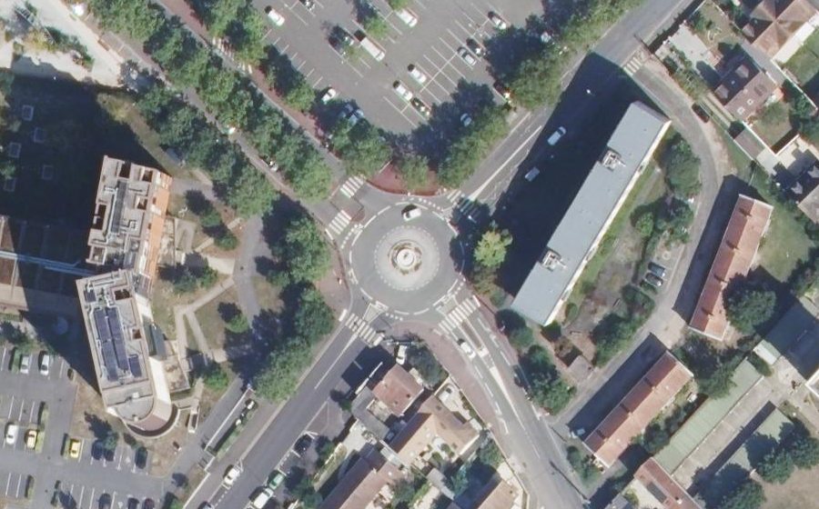 Vue aérienne du Rond-point anonyme n°38101014