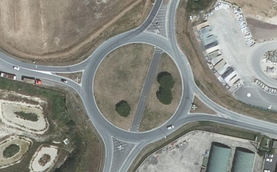 Vue aérienne du Rond-point anonyme n°38108331