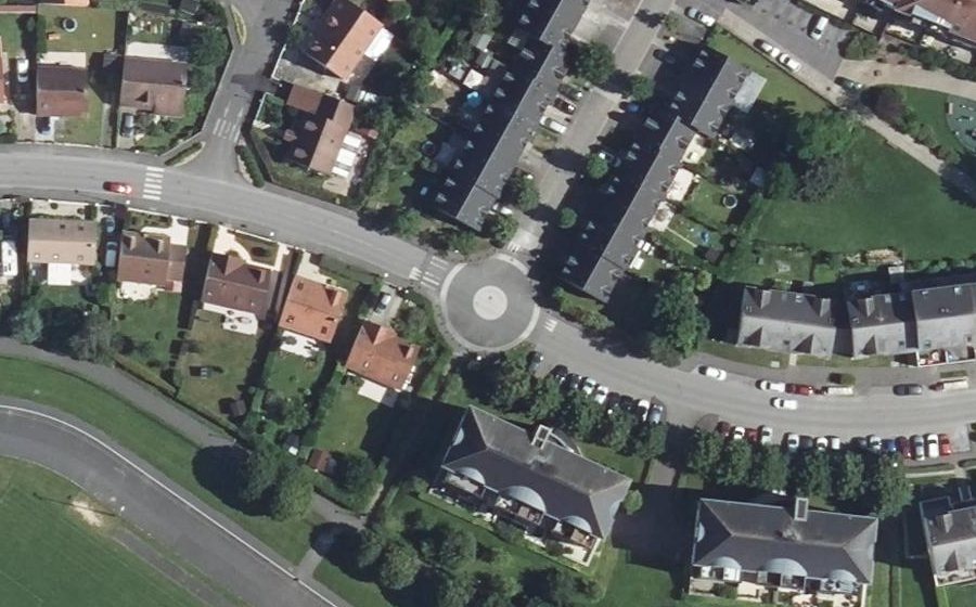 Vue aérienne du Rond-point anonyme n°38111000