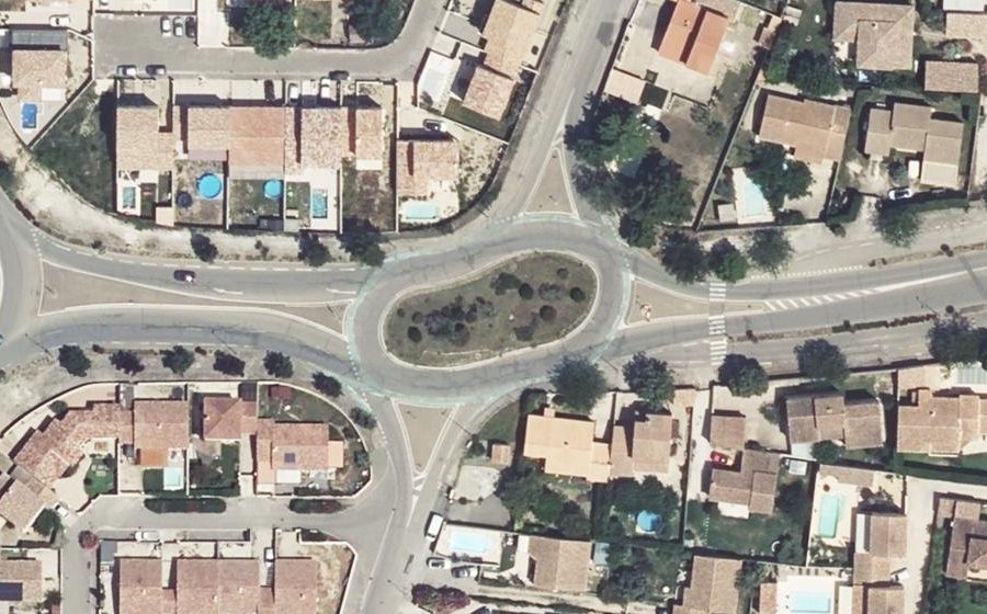 Vue aérienne du Rond-point anonyme n°38128887