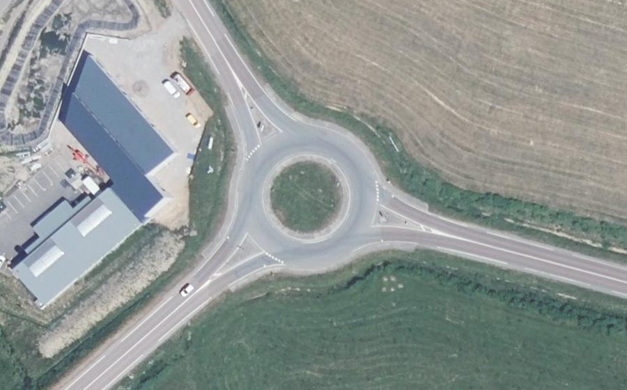 Vue aérienne du Rond-point anonyme n°38142210