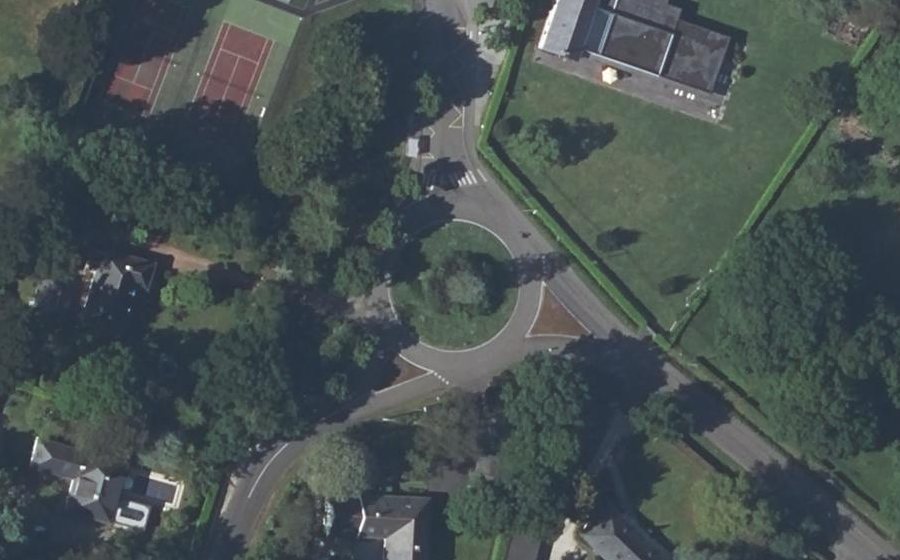 Vue aérienne du Rond-point anonyme n°38159935