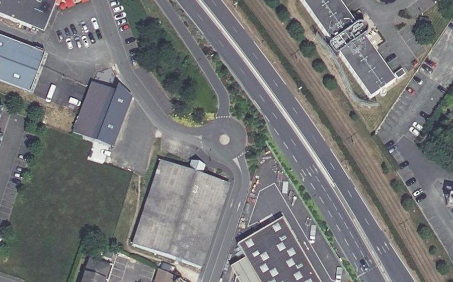 Vue aérienne du Rond-point anonyme n°38166871