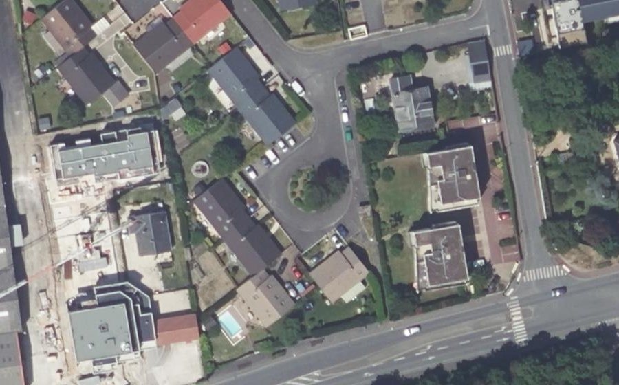 Vue aérienne du Rond-point anonyme n°38167393