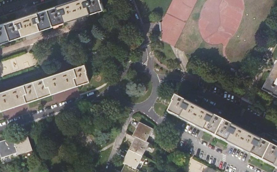 Vue aérienne du Rond-point anonyme n°38235887