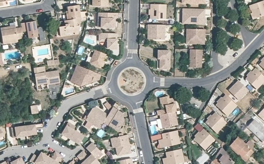 Vue aérienne du Rond-Point des Monts de Lacaune