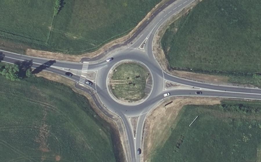 Vue aérienne du Rond-point anonyme n°38303719