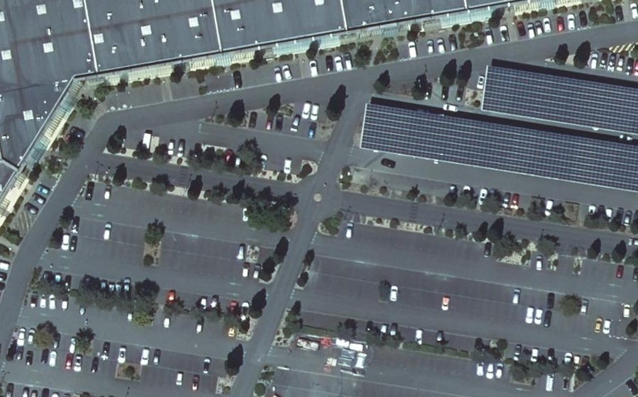 Vue aérienne du Rond-point anonyme n°38428580