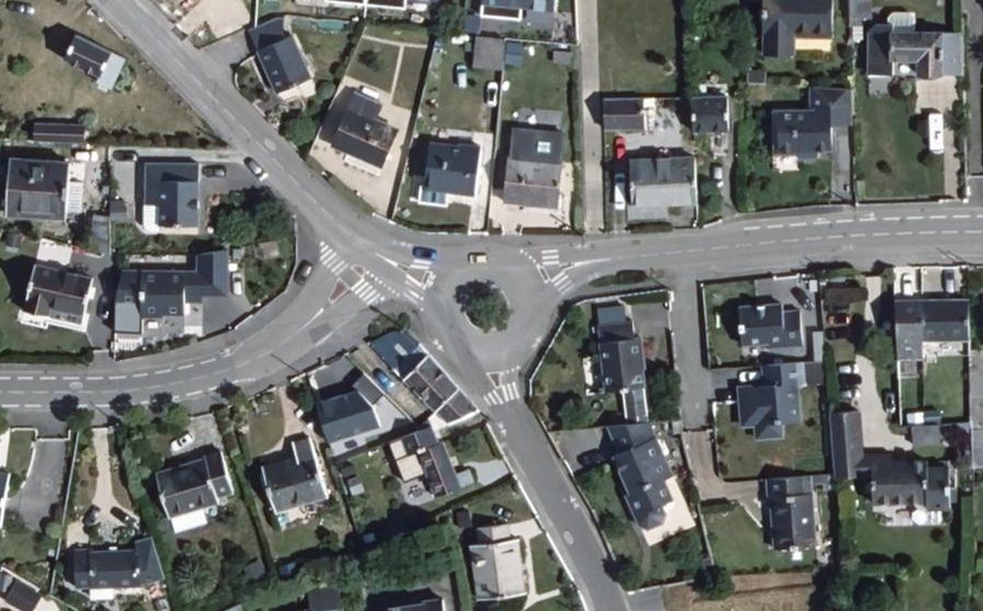 Vue aérienne du Rond-point anonyme n°38493684