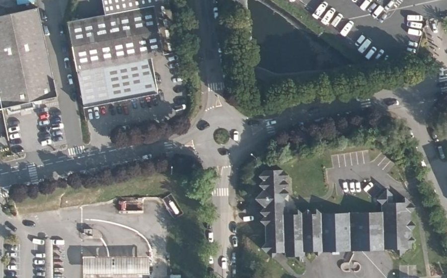 Vue aérienne du Rond-point anonyme n°38509821