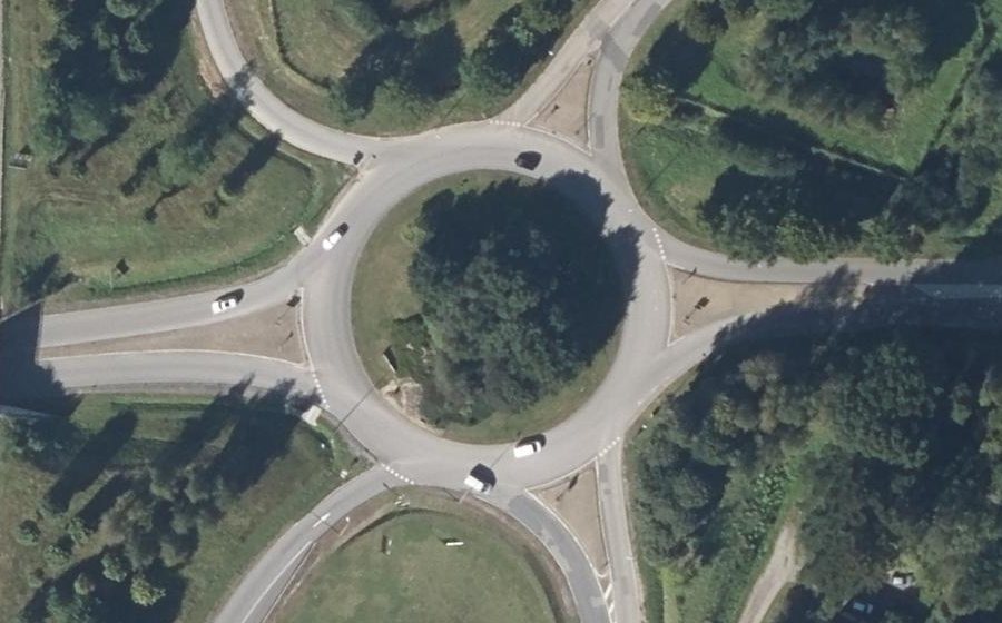 Vue aérienne du Rond-point anonyme n°38522012