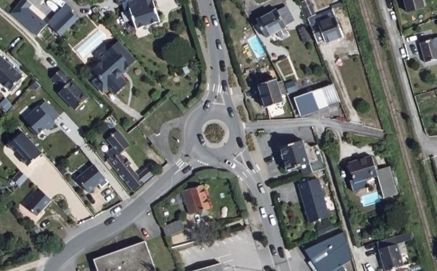 Vue aérienne du Rond-point anonyme n°38526338