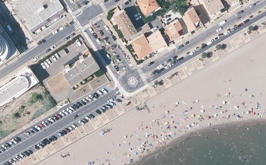 Vue aérienne du Carrefour