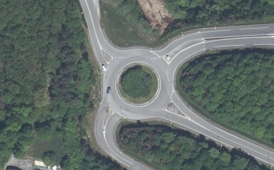 Vue aérienne du Rond-point anonyme n°38630105