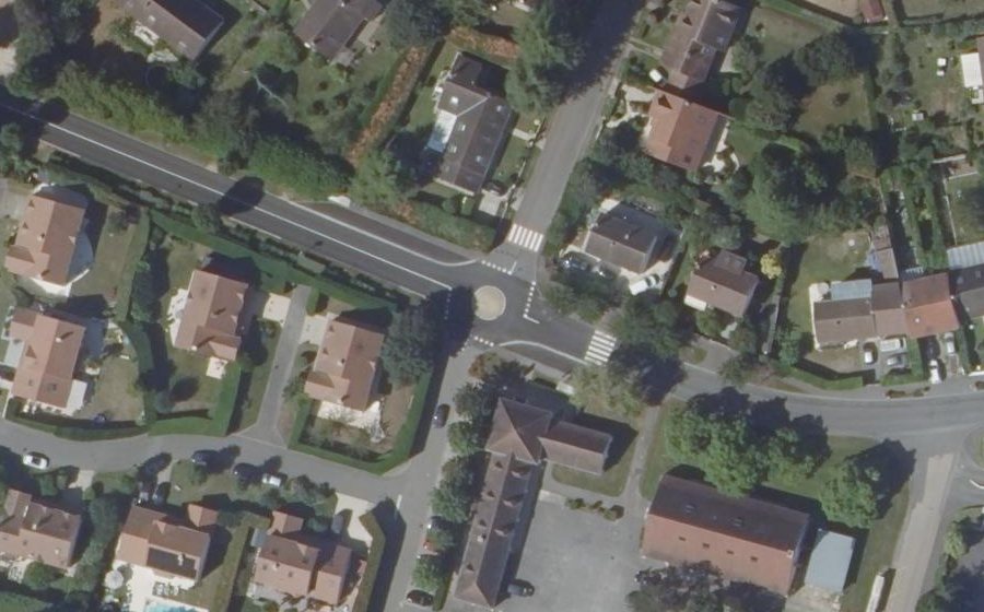 Vue aérienne du Rond-point anonyme n°3869997
