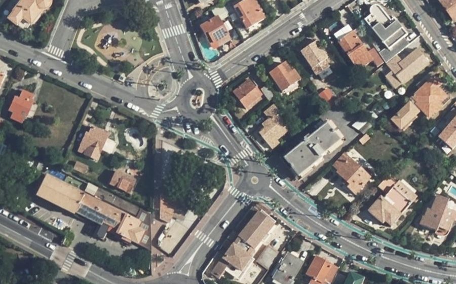 Vue aérienne du Rond-point anonyme n°38707864