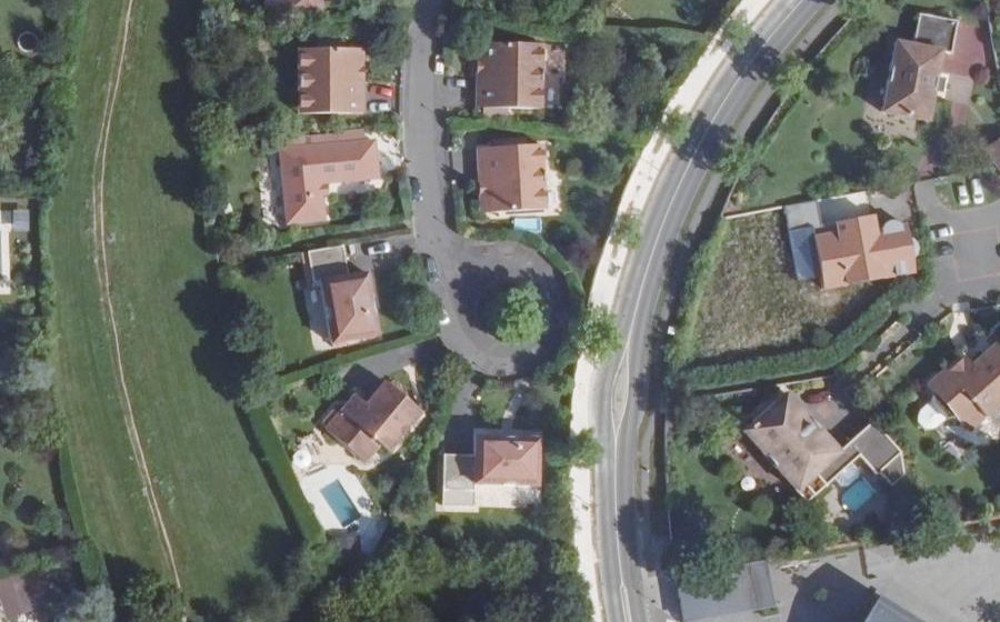 Vue aérienne du Rond-point anonyme n°38748183