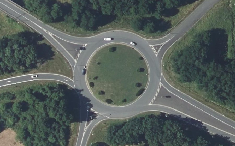 Vue aérienne du Rond-point anonyme n°38788017