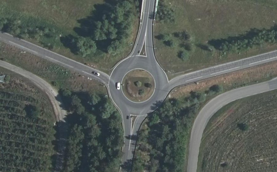 Vue aérienne du Rond-point anonyme n°38826072
