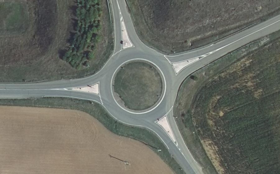 Vue aérienne du Rond-point anonyme n°388272852