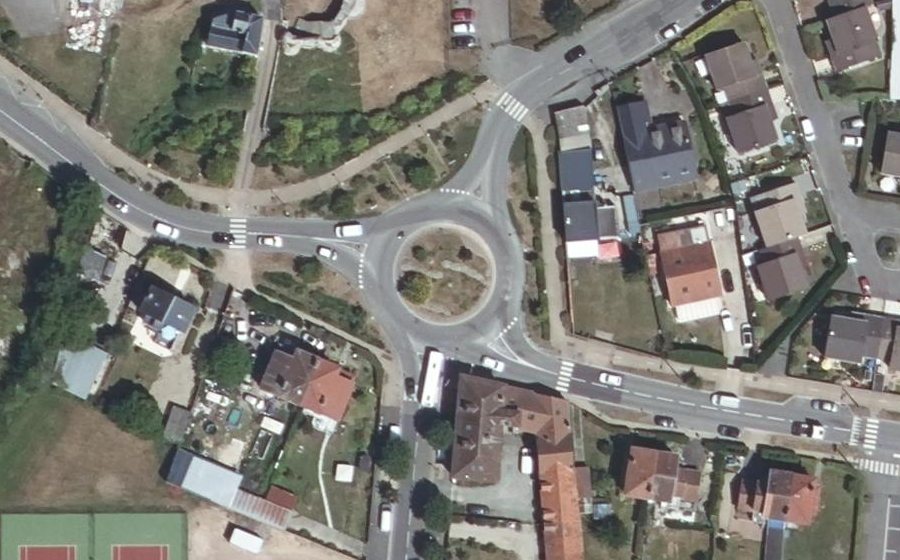 Vue aérienne du Rond-point anonyme n°388555555