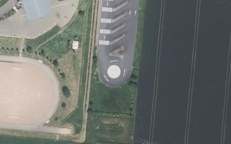 Vue aérienne du Rond-point anonyme n°388658087