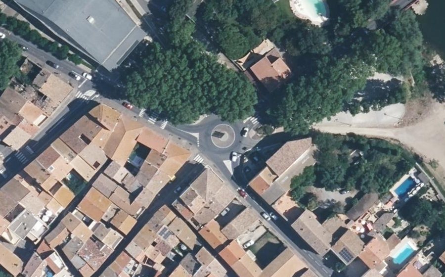 Vue aérienne du Rond-point anonyme n°38873013