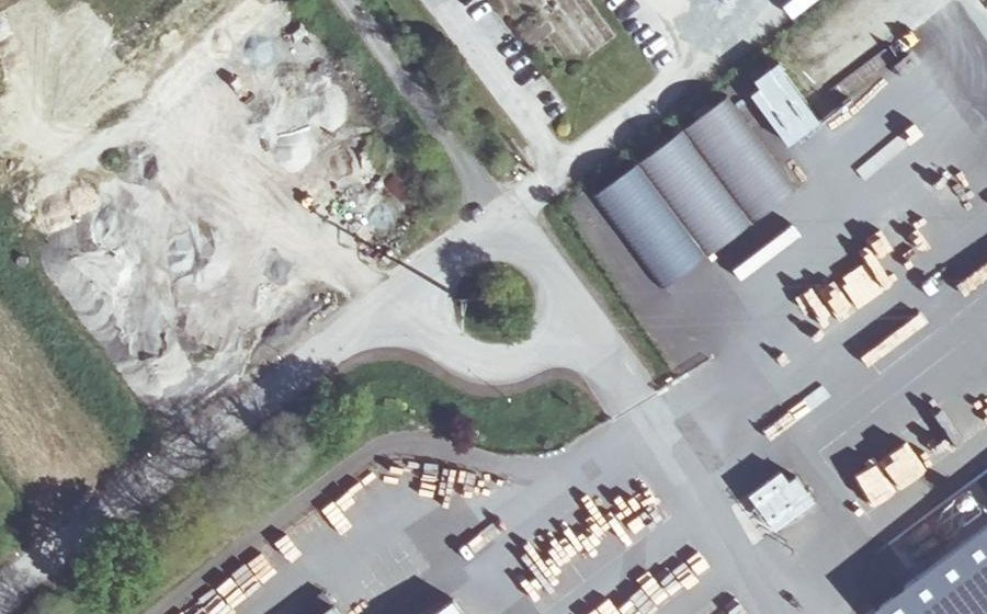 Vue aérienne du Rond-point anonyme n°388922864